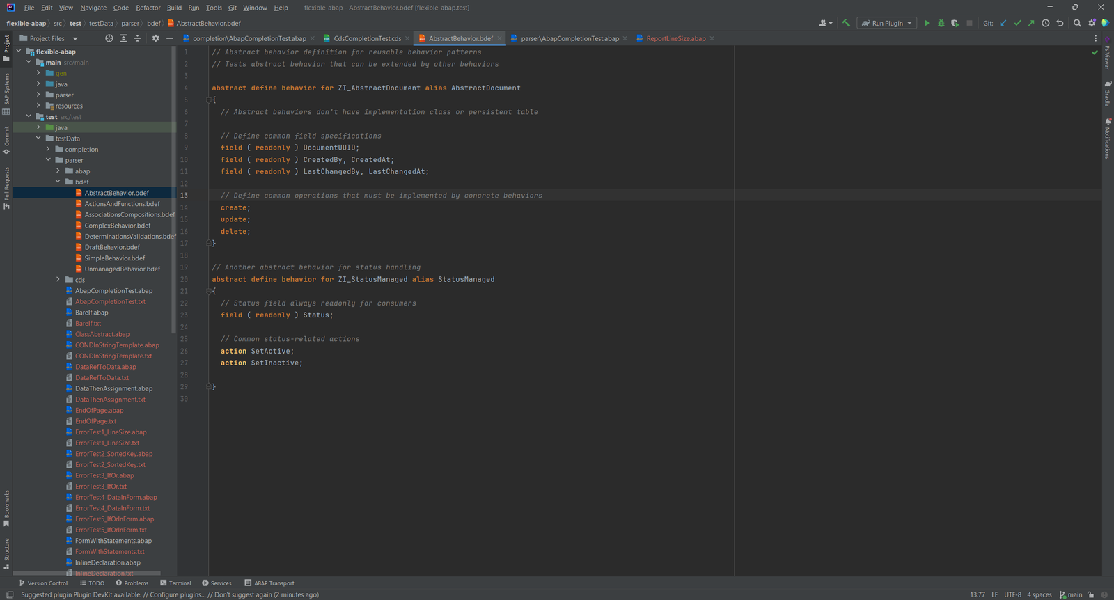 Eine BDEF-Datei mit abstrakter Behavior-Definition, readonly-Feldern, create, update, delete und zwei Actions