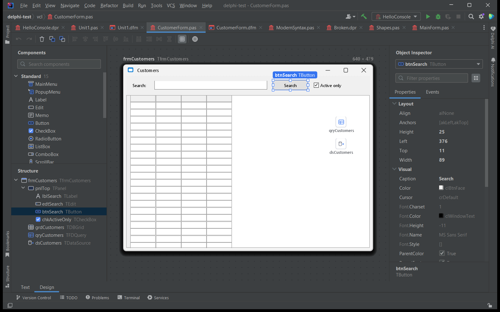 Formulardesigner mit Komponentenpalette, einem Kundenformular auf dem Canvas, der Formularstruktur und dem Objektinspektor für die markierte Schaltfläche Search