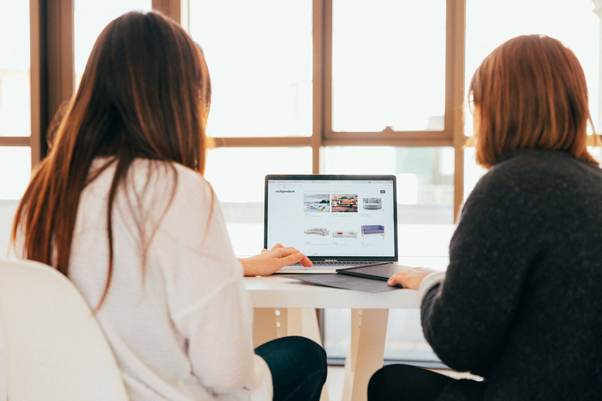Onlineshop_Photo by KOBU Agency on Unsplash